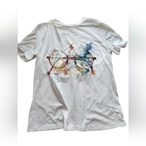 Harry Potter Style Off White T-Shirt with Glasses and Lightning Design